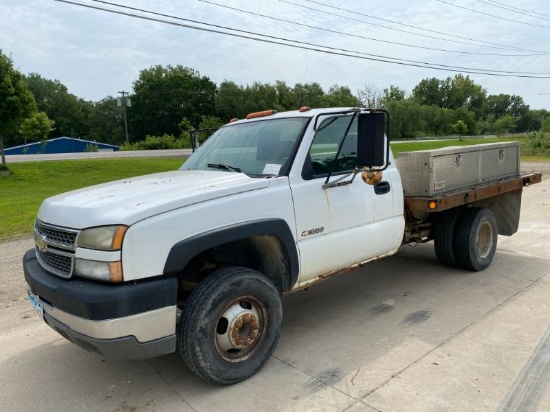 Truck - 2005 Chevrolet 3500 1 Ton Cab & Chassis