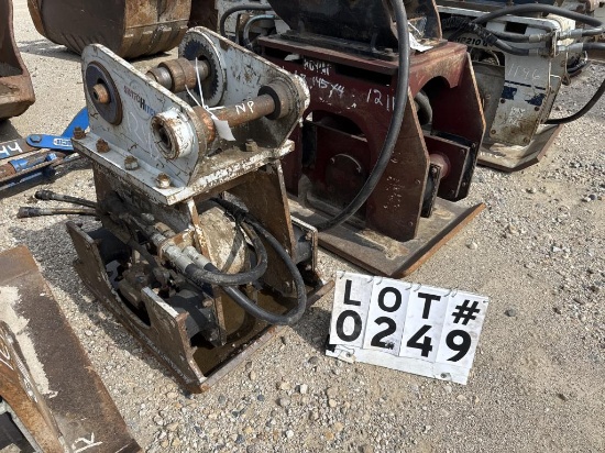 Hydraulic plate compactor