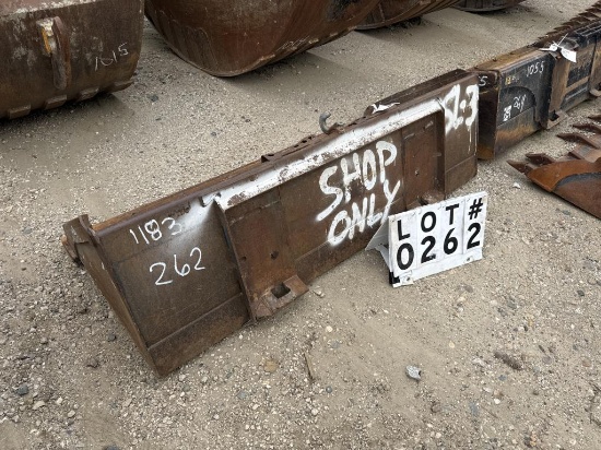 Skid loader bucket
