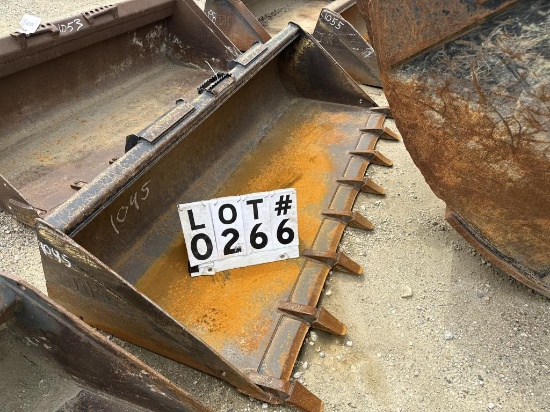 Skid loader bucket