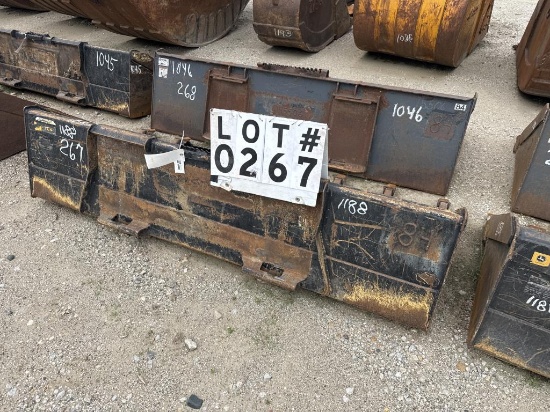 Skid loader bucket