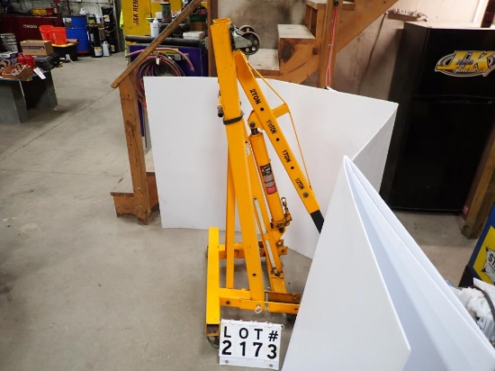 Portable engine hoist