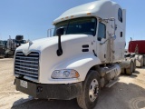 2006 Mack CXP613 VIN: 1M1AP02Y86N001010 Odometer States: 773982 Color: Whit