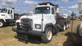 2001 Mack RD688S VIN: 1M2P267Y51M060904 Odometer States: 243,112 Color: Whi