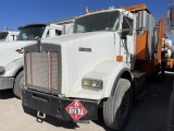 2013 Kenworth T800 Hotoiler VIN: 1NKDL40X0DJ346593 Color: White, Transmissi