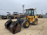 Volvo L35g VIN/SN: D0334 Hours: 9729 Runs And Drives Has Grapple Bucket Nee