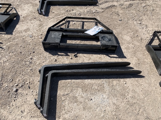 Skid Steer Fork Attachment Location: Odessa, TX