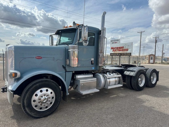 2018 PETERBILT 389