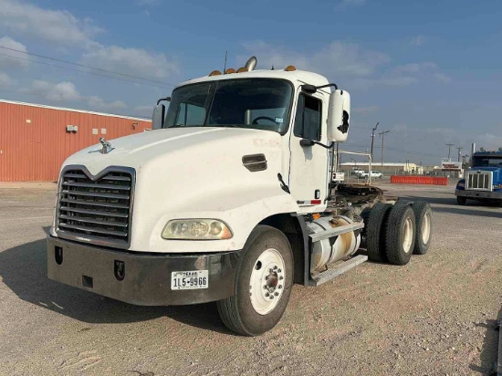 2001 MACK CH613