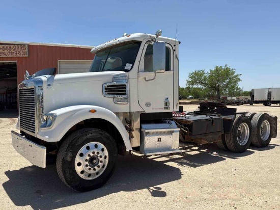2016 FREIGHTLINER SD122