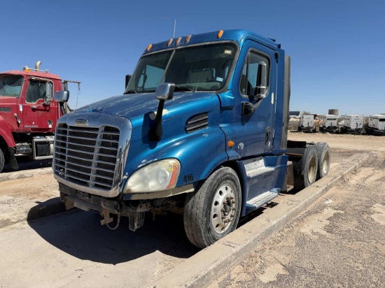 2013 FREIGHTLINER  CASCADIA (INOPERABLE)