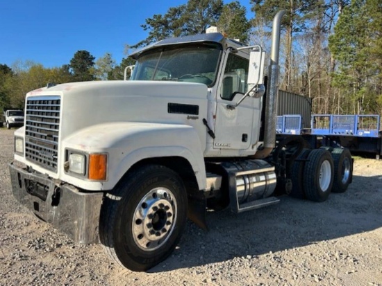 2013 MACK CHU613 DAYCAB