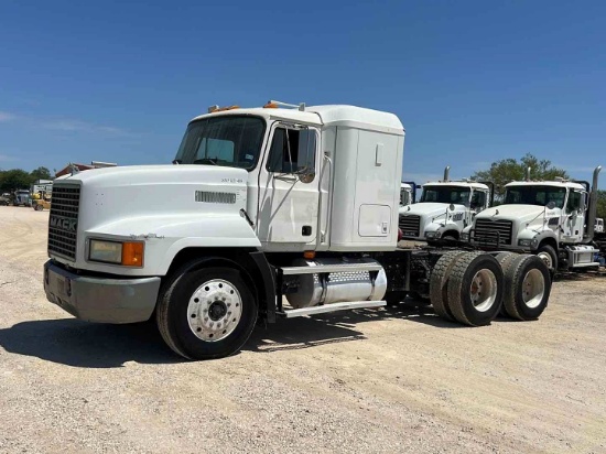 2000 MACK CH