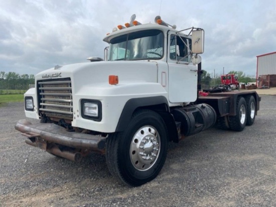 1999 MACK RD688S WINCH TRUCK