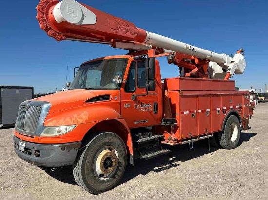 2005 INTERNATIONAL 4400 BUCKET TRUCK