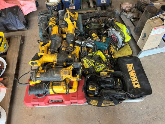 PALLET OF ELECTRIC DRILLS & SAWS