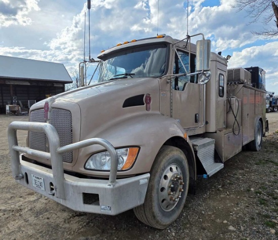 2013 KENWORTH T370 SERVICE TRUCK (INOPERABLE).
