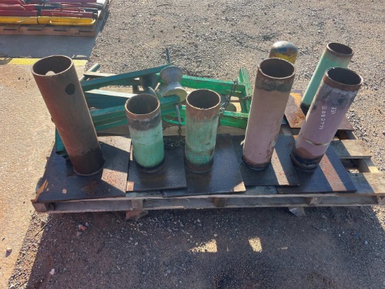 PALLET OF PIPE ROLLERS AND STANDS