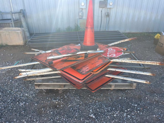 PALLET OF SAFETY SIGNS AND CONES