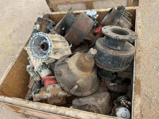 PALLET OF MISC TRUCK PARTS