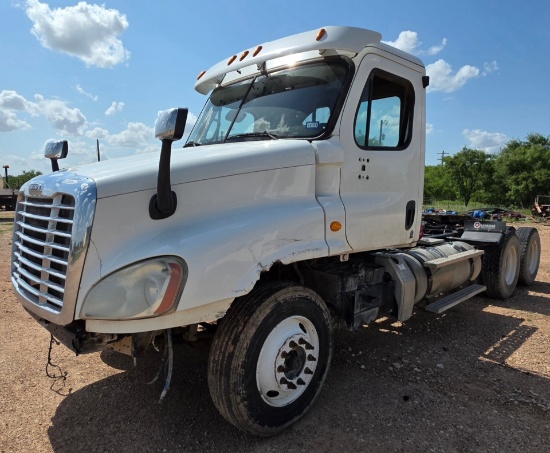 2013 FREIGHTLINER CASCADIA DAYCAB (INOPERABLE)