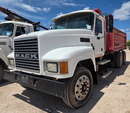 2004 MACK CH613 DUMP TRUCK