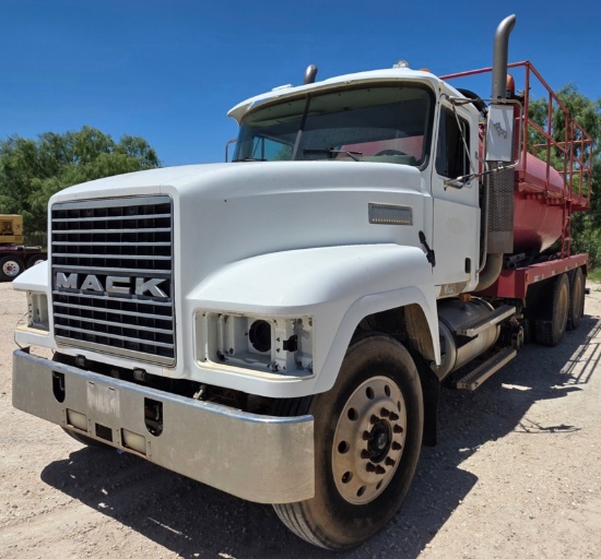 2002 MACK CHU613 BOBTAIL VAC TRUCK (INOPERABLE)