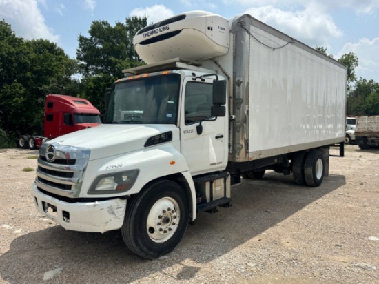 2017 HINO 258A