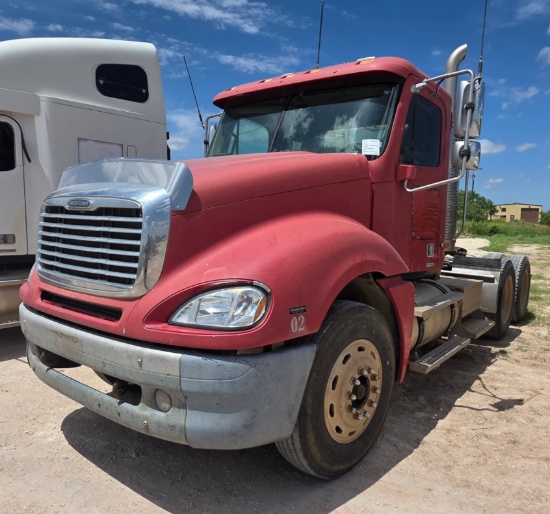 2004 FREIGHTLINER COLUMBIA 120 DAYCAB
