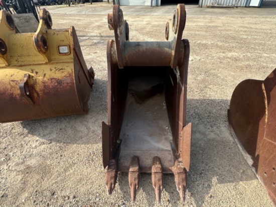 ROCKLAND 30 TOOTH EXCAVATOR BUCKET