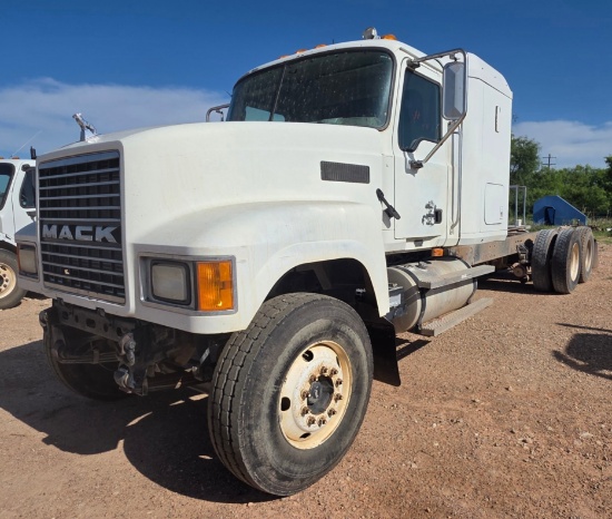 2006 MACK CHN612 SLEEPER (INOPERABLE)