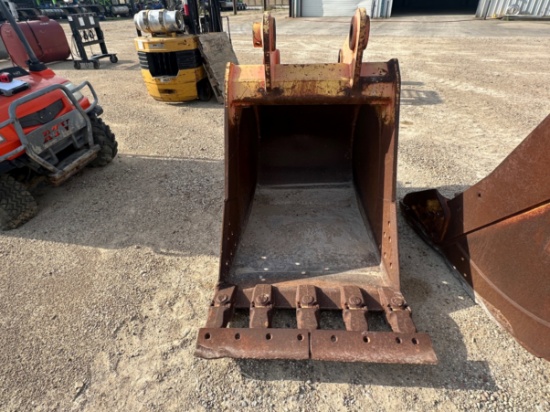 JOHN DEERE 42 TOOTH EXCAVATOR BUCKET
