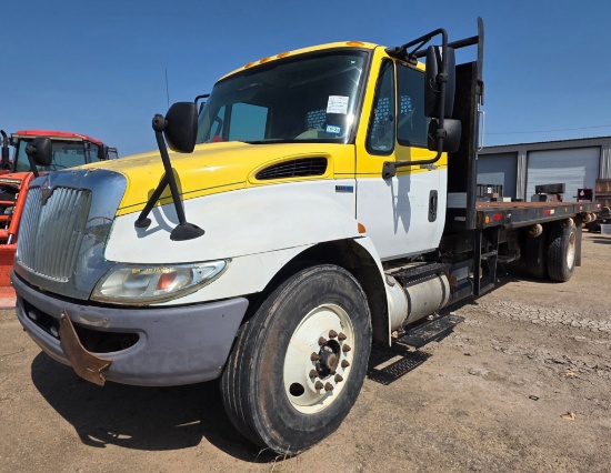 2012 INTERNATIONAL DURASTAR 4300 FLATBED TRUCK (INOPERABLE)