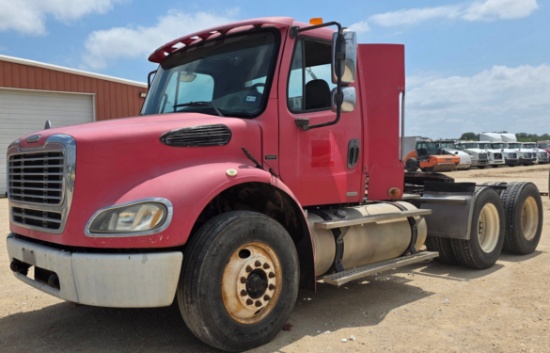 2005 FREIGHTLINER BUSINESS CLASS M2 DAY CAB