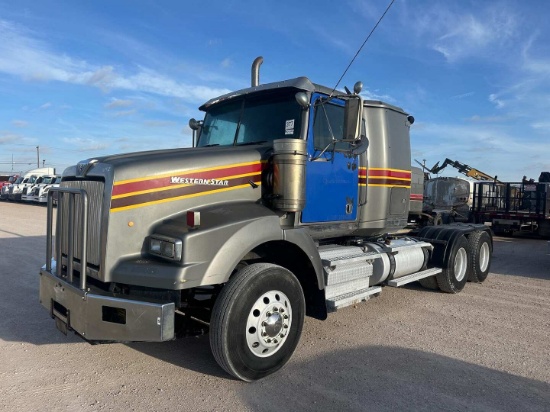 2012 WESTERN STAR  4900 SB
