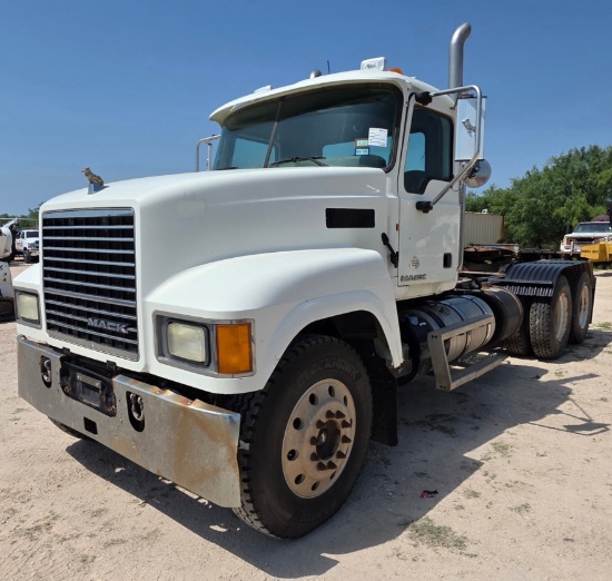 2012 MACK CHU613 DAYCAB