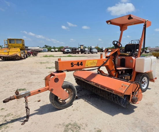 LAYMOR 8HC SWEEPER