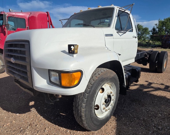 1998 FORD F-800 (INOPERABLE)