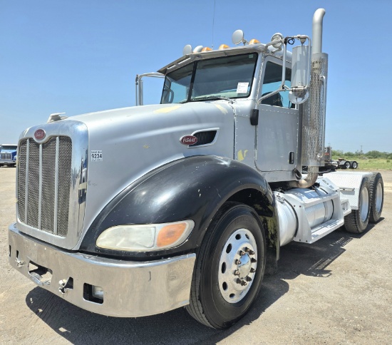 2013 Peterbilt 386 Daycab Truck (Inoperable)