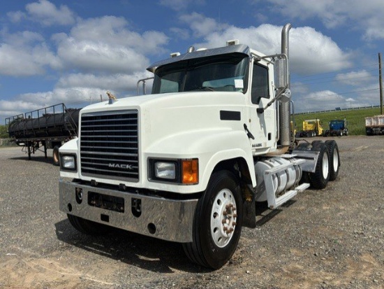 2015 Mack Chu613 Daycab Truck