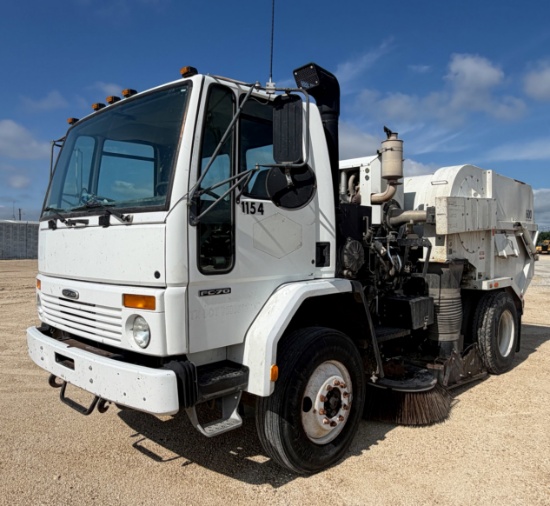 2000 Freightliner Fc70 Street Sweeper