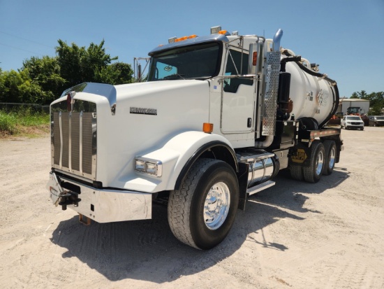 2013 Kenworth T800 Vacuum Truck
