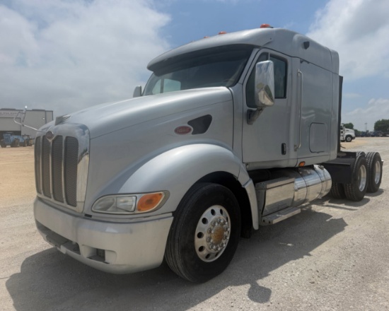 2009 Peterbilt 387 Sleeper