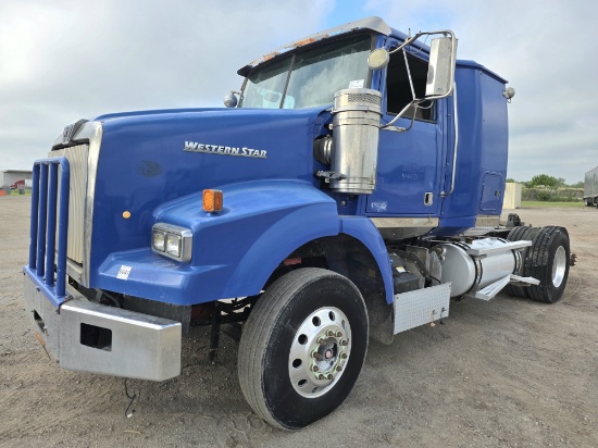 2012 Western Star 4900sb Flat-Top Sleeper Truck (Inoperable)
