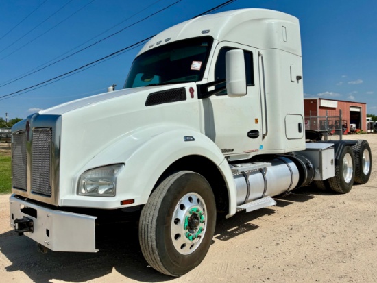 2016 Kenworth T880 Sleeper