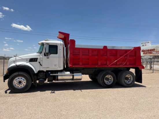 2011 Mack Granite Dump Truck