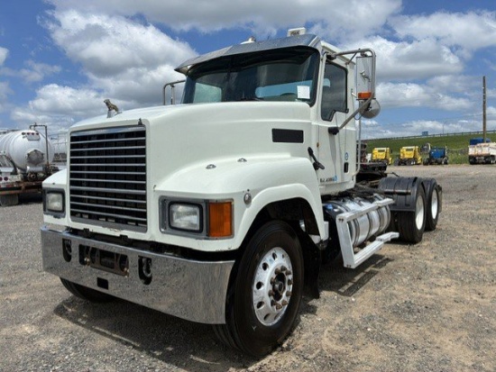 2014 Mack Chu613 Daycab Truck