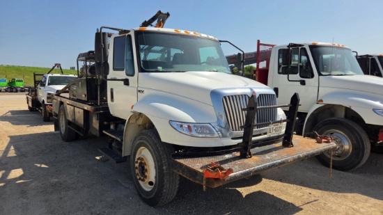 2022 International MV607 Roustabout Truck