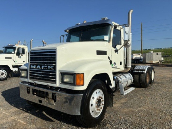 2016 Mack Chu613 Daycab Truck