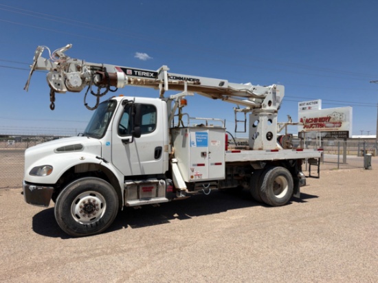 2017 Freightliner M2 106 Digger Truck